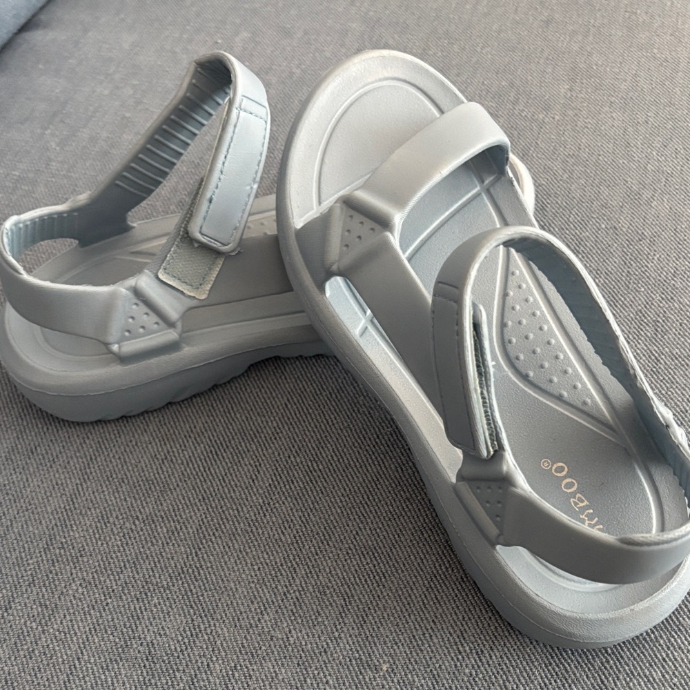 BAMBOO Women's Gray Sandals
